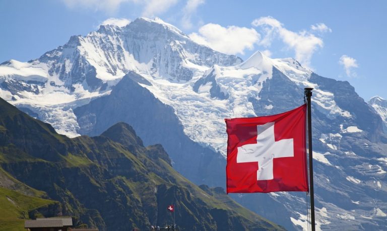 Lavorare in Svizzera: i consigli utili per lo straniero