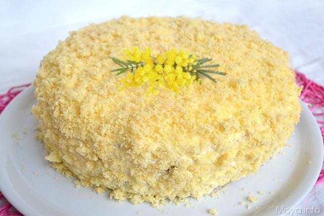 Torta mimosa: il dolce classico per la Festa della Donna